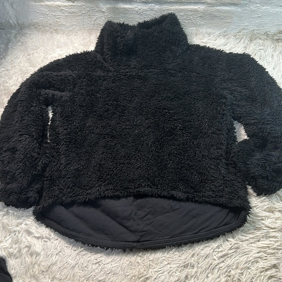 lululemon athletica Sweaters - Lululemon Warmth Restore Sherpa Pullover Black